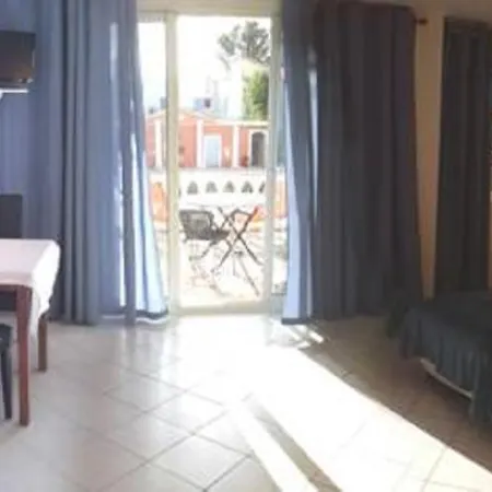 D'hôtes La Potinière Couette-café