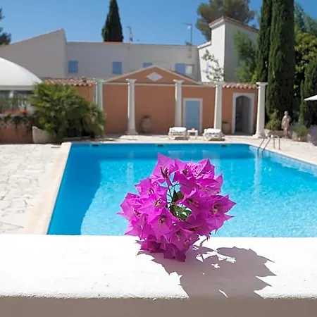 D'hotes La Potiniere Bed & Breakfast